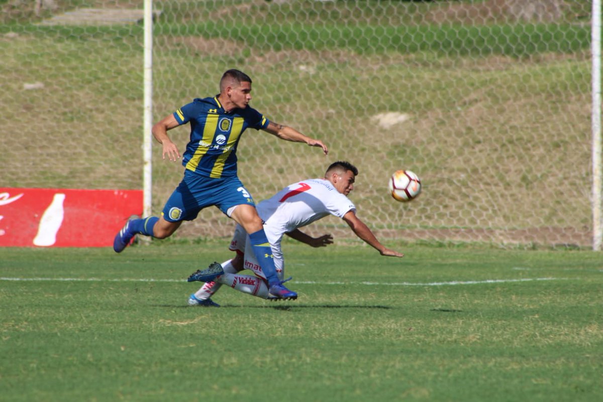 CAHuracan's tweet photo. #Reserva🎈

Final del partido. El Globo cayó en su visita a Rosario.

👉 #RosarioCentral 2 (Russo y Dupuy) - #Huracán 0 https://t.co/9jA1KN9H65