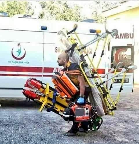 TesFriki's tweet photo. Para todos aquellos q dicen q las USVA con un solo técnico son una chapuza. Lo que pasa es q sois unos puñeteros vagos.
#Humortes
#Tesfriki https://t.co/HggVquRZsQ