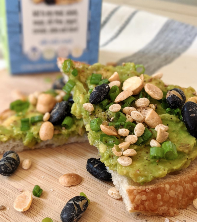 vegetarianTRVLR's tweet photo. β₯οΈ AVOCADO TOAST anyone? ππππ
#plantprotein #avocadotoast #veganuary #protein #fitvegan #healthysnacks #plantbased #proteintoppers #vegan #vegetariantraveler #vegantraveler #glutenfree https://t.co/7BycD8ZRLY