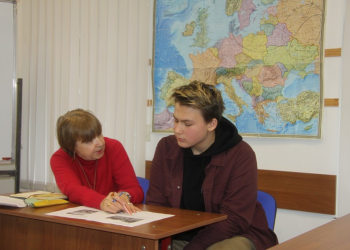 schoolso3's tweet photo. Устное собеседование. Индивидуальный подход
На этих фото вы видите наших учеников 9-го класса в ситуации полного соответствия устному итоговому собеседованию по русскому языку. Впереди генеральная репетиция
Продолжение следует... https://t.co/eiAsqbPQv6