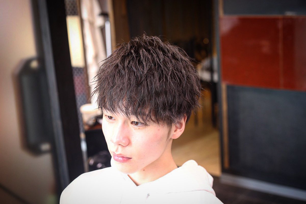 Mensjoy Official בטוויטר Mens Spiral Perm ミディアムショートに人気な色気のあるスパイラルパーマ 捻りを加えることにより より細かい動きやはねがうまれ 無造作感が出ます Barber メンズジョイ