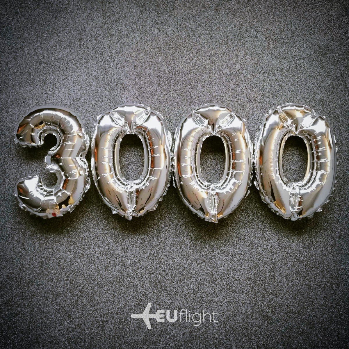 EUflight's tweet photo. Wow! 😱 
3.000 Bewertungen und durchschnittlich 4.97 von 5 ⭐️ bei @ausgezeichnet

Für Euer Lob und Vertrauen möchten wir DANKE sagen💙 

Wir geben Vollgas für Euch! 🚀 

#euflight #bewertung #service #flugverspätung #fluggestrichen #fluggastrechte  #delay #cancel #travel https://t.co/wgGn8UlKeR