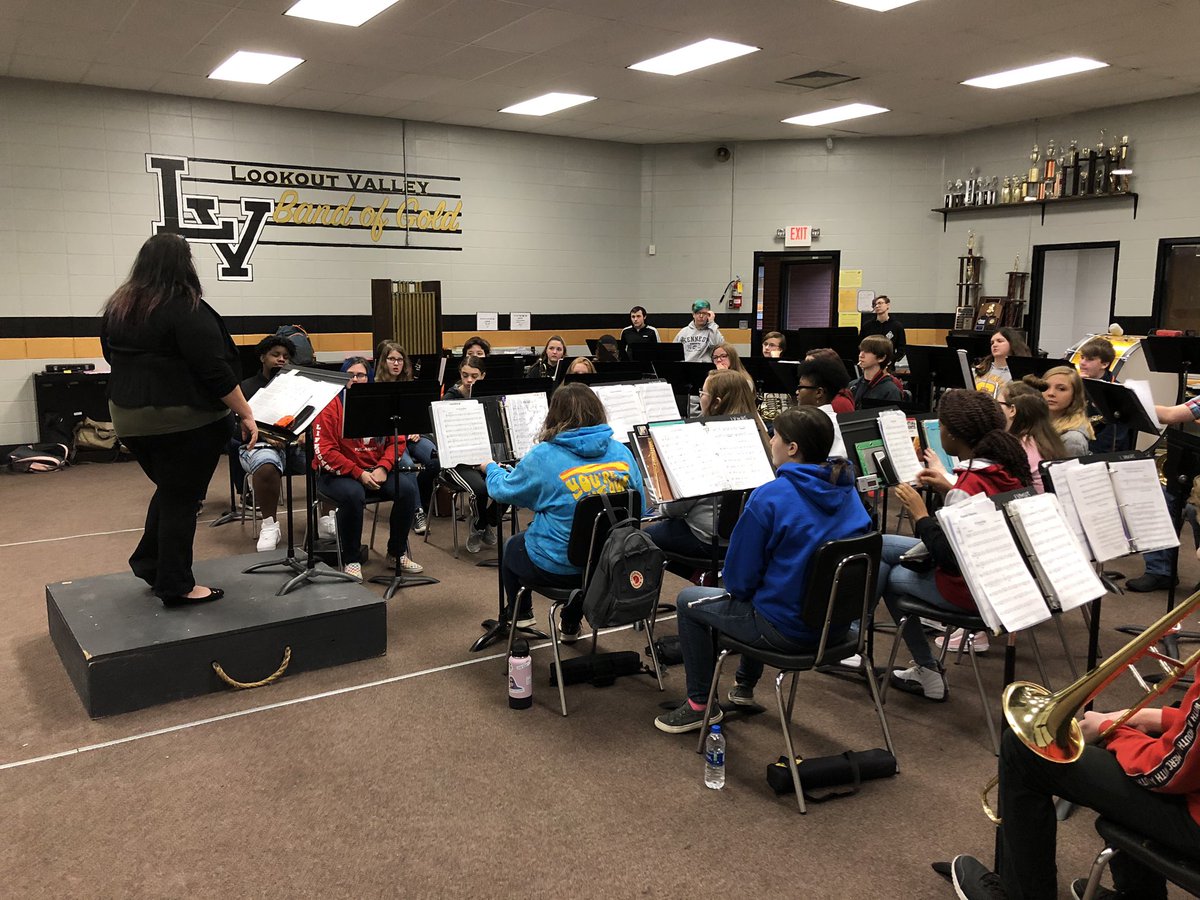 hamcoschools's tweet photo. This morning we’re inside Mrs. Stephens’ band classroom at @LVHSJackets where students are working on two pieces of music and practicing sight reading. These students are in 8th-12th grades. #HCSInsideMyClassroom https://t.co/QSpT0MuzV5