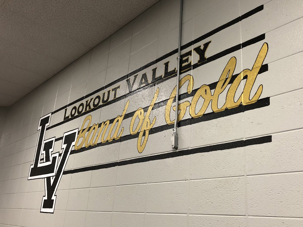 hamcoschools's tweet photo. This morning we’re inside Mrs. Stephens’ band classroom at @LVHSJackets where students are working on two pieces of music and practicing sight reading. These students are in 8th-12th grades. #HCSInsideMyClassroom https://t.co/QSpT0MuzV5