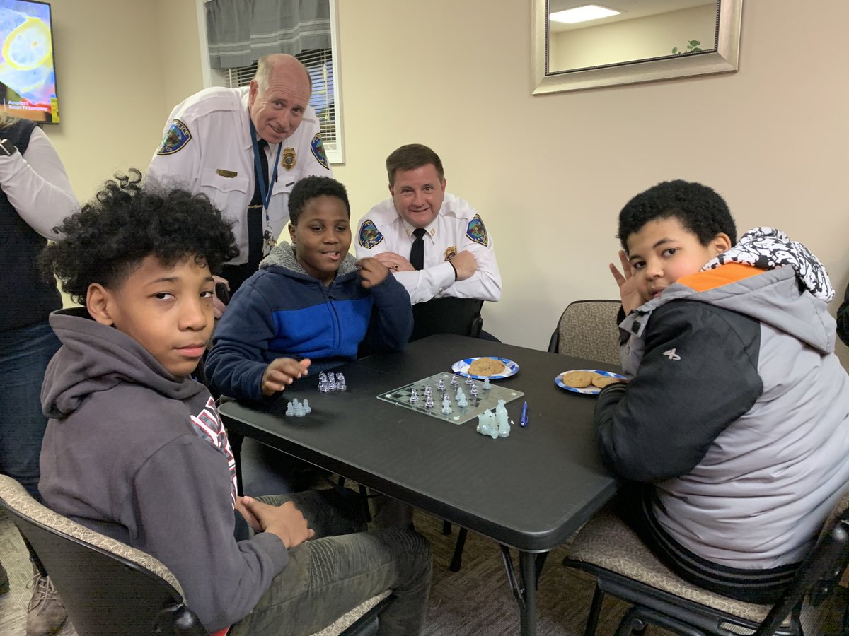 <a href="/chief_601/">Carl Schinner</a>, I’ve gotta say that this is one of my favorite pics from this evening! ⁦<a href="/DorchesterComm1/">Dorchester Community Center</a>⁩ #Togetherwecan!