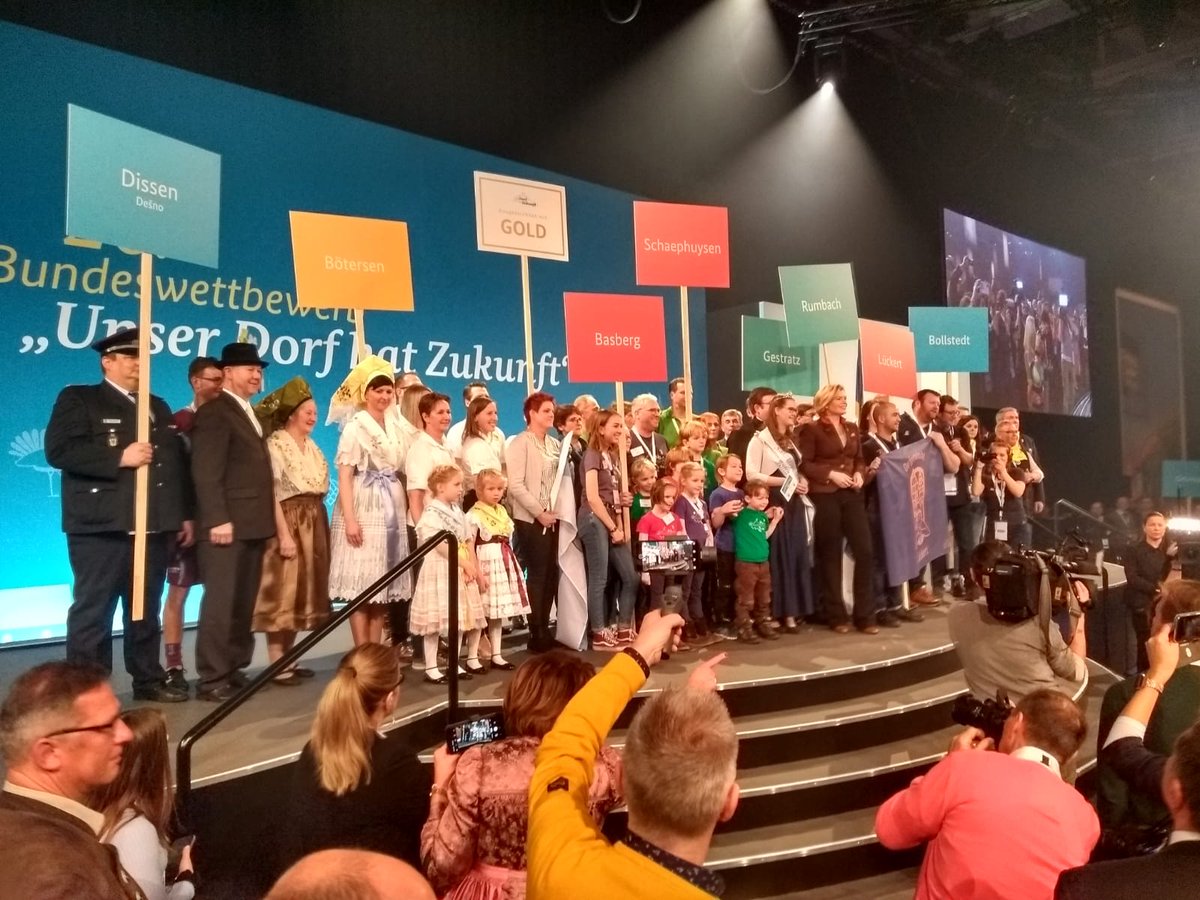Vom Schönheits- zum Engagementwettbewerb: heute werden die 30 Siegerdörfer des 26. Bundeswettbewerbs #Unserdorfhatzukunft ausgezeichnet! Herzlichen Glückwunsch an die 2.500 #Dorfkinder #IGW2020