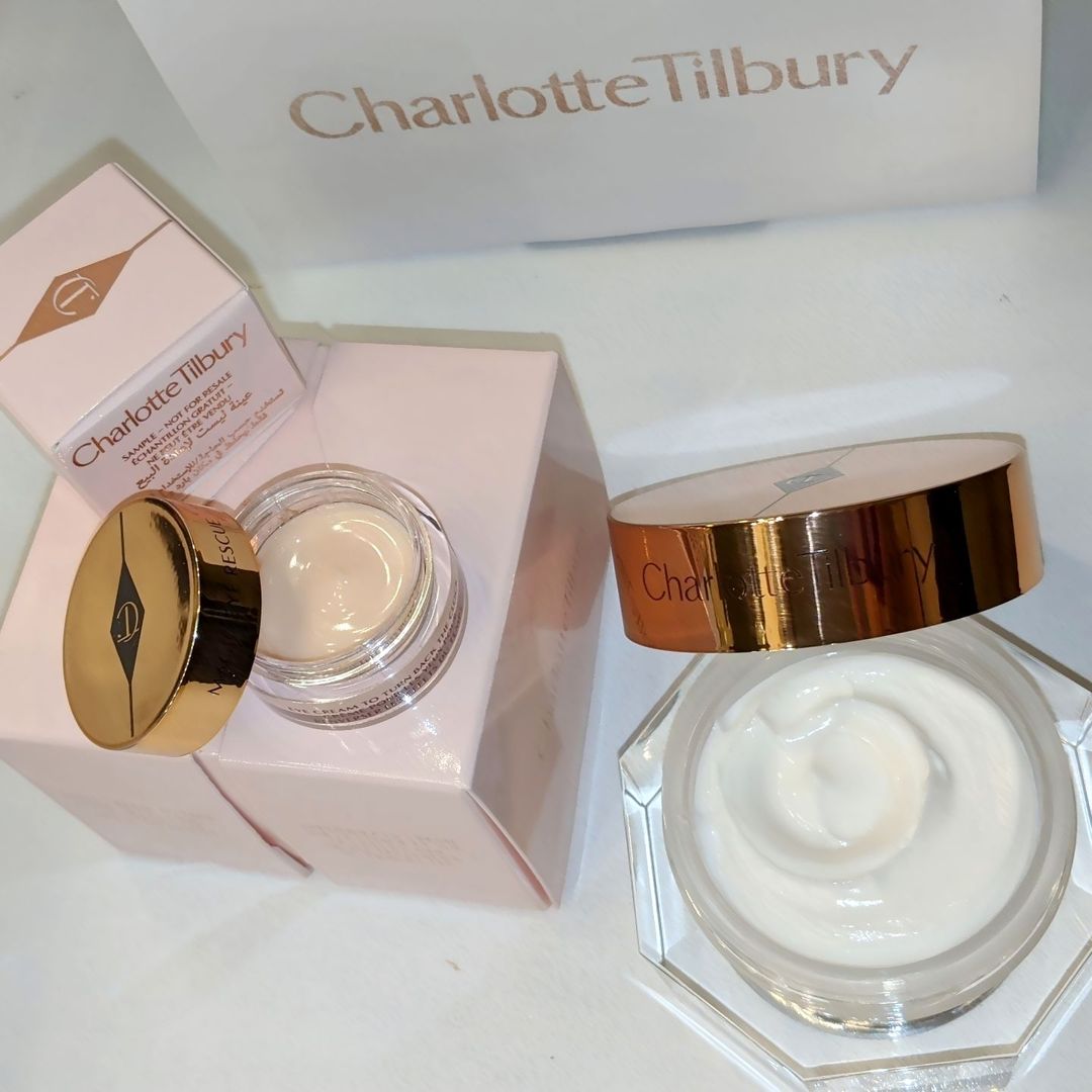 SamGlamslam's tweet photo. So excited for this VoxBox. #Charlotte Tilbury #magic cream https://t.co/MJEQjIQtTx https://t.co/YBkY9Tag1b