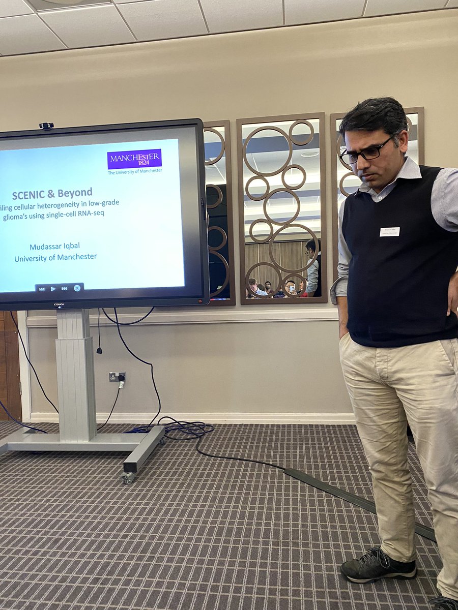 chengcweng's tweet photo. Up next we have Mudassar Iqbal from @OfficialUoM talking to us about SCENIC to dissect cellular heterogeneity #NorthernBUG #bioinformatics https://t.co/2LPcdc4hD4