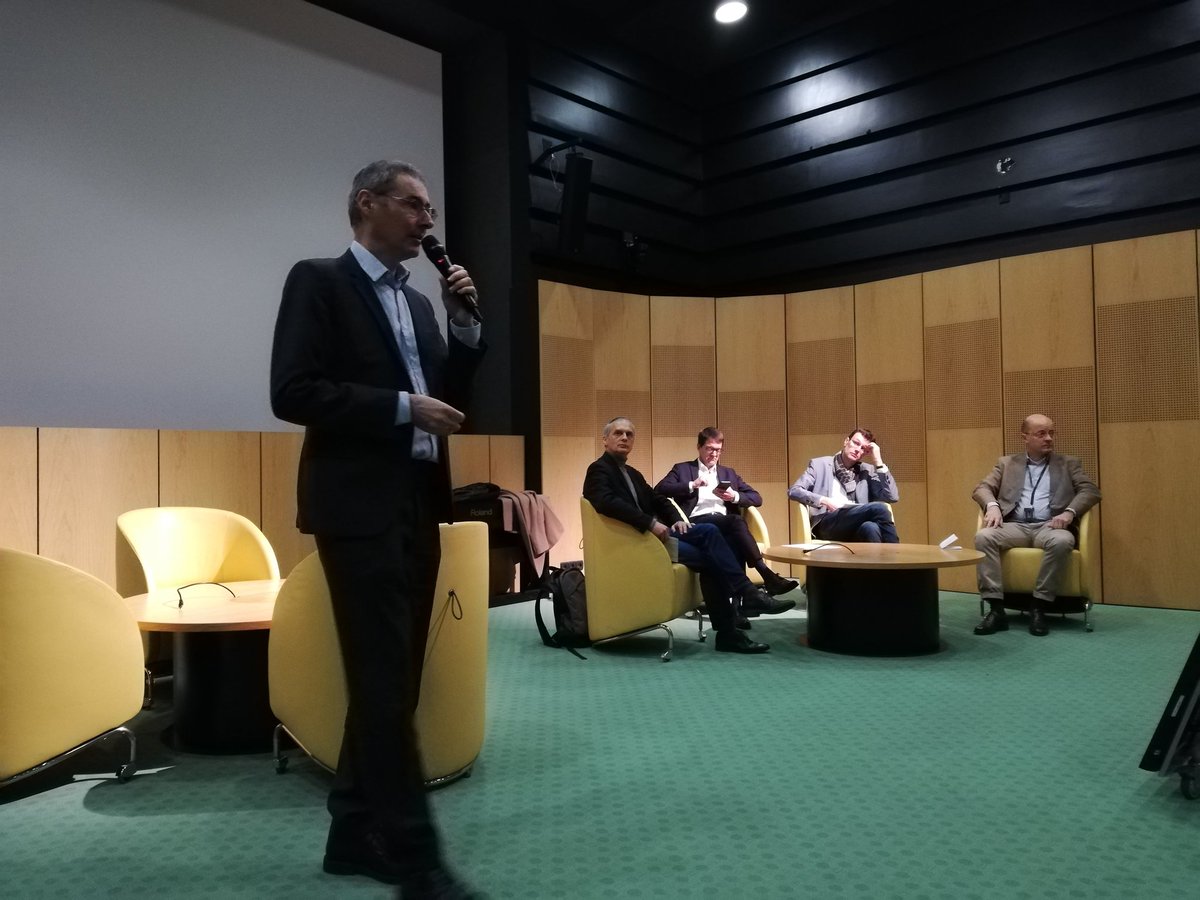 fionagiboire's tweet photo. Stratégie et ambitions 2020 à Orange #lannion
Tous les salariés réunis pour partager avec les directeurs de chaques entités 
#engage2025
@c_gacon @jlayec @AnnickBernhard
@FabriceFauchoux
@delphineescure @OrangeBretagne https://t.co/VH1blQ7Tum