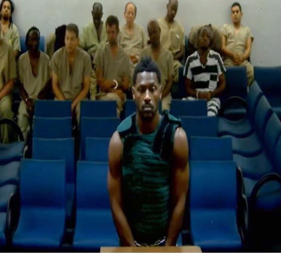 MySportsUpdate's tweet photo. Antonio Brown was granted bail after a hearing this morning. Bond was set at $100K and he will be required to get GPS monitoring, release his passport and guns, go through drug and alcohol testing and a mental health evaluation, per @CameronWolfe. https://t.co/GwTxzTRswA