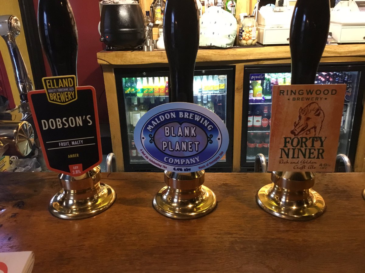 Current Friday beer choices <a href="/EllandBrewery/">Elland Brewery</a> @RingwoodBrewery  <a href="/Farmers_Ales/">Maldon Brewing Co.</a> #realale