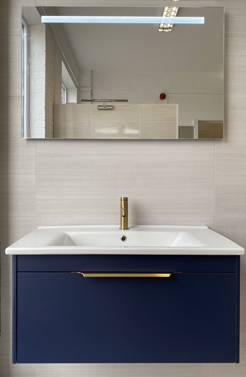 lincstiles's tweet photo. Shoreditch Basin Unit🤯”Modern design with timeless colour combinations”🪐 Available in THREE sizes and FOUR colours💐 10 YEAR GUARANTEE🥳Come visit our showroom and order yours today, and stay in love with your bathroom for years to come🥰 https://t.co/23DUutqbbL