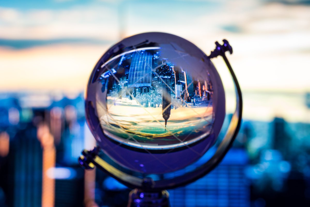 .<a href="/erin_mays/">Erin Jacobs Mays</a> of <a href="/EbcoTrends/">Ebco</a>: "As the world moves faster and the lines between industries blur and converge, market research teams will have to take on some of the experimental, risk-taking traits of #innovation teams" #MRX 
informaconnect.com/fractal-thinki…