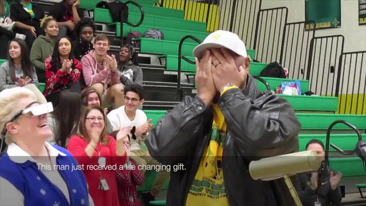 eSightEyewear's tweet photo. High school students surprise Michael with a special gift. Watch his heartwarming reaction here https://t.co/UAydHi2vCJ
#Maculardegeneration #MD #AMD #lowvisionaid https://t.co/4tmJfJFJt7