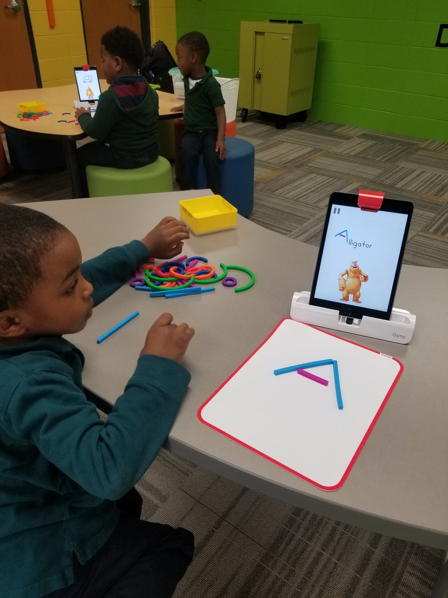 gilliard_gators's tweet image. Pre-K having fun in the #CollabLab! @faithlucy1 @empowermcpss @MobilePublicSch #LearningLeading @phaedratfox #WildaboutGilliard @michelewcollier @phaedratfox