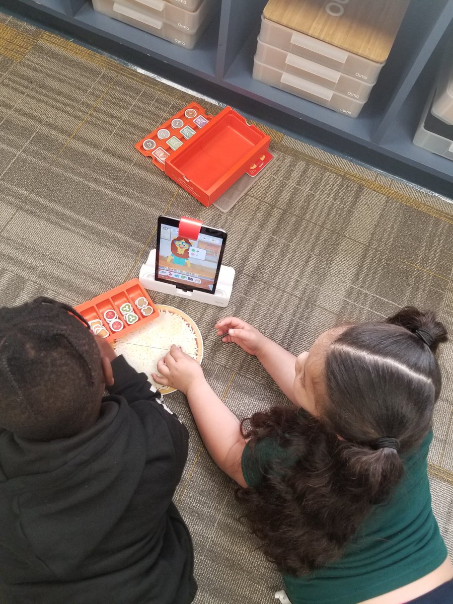 gilliard_gators's tweet image. Pre-K having fun in the #CollabLab! @faithlucy1 @empowermcpss @MobilePublicSch #LearningLeading @phaedratfox #WildaboutGilliard @michelewcollier @phaedratfox