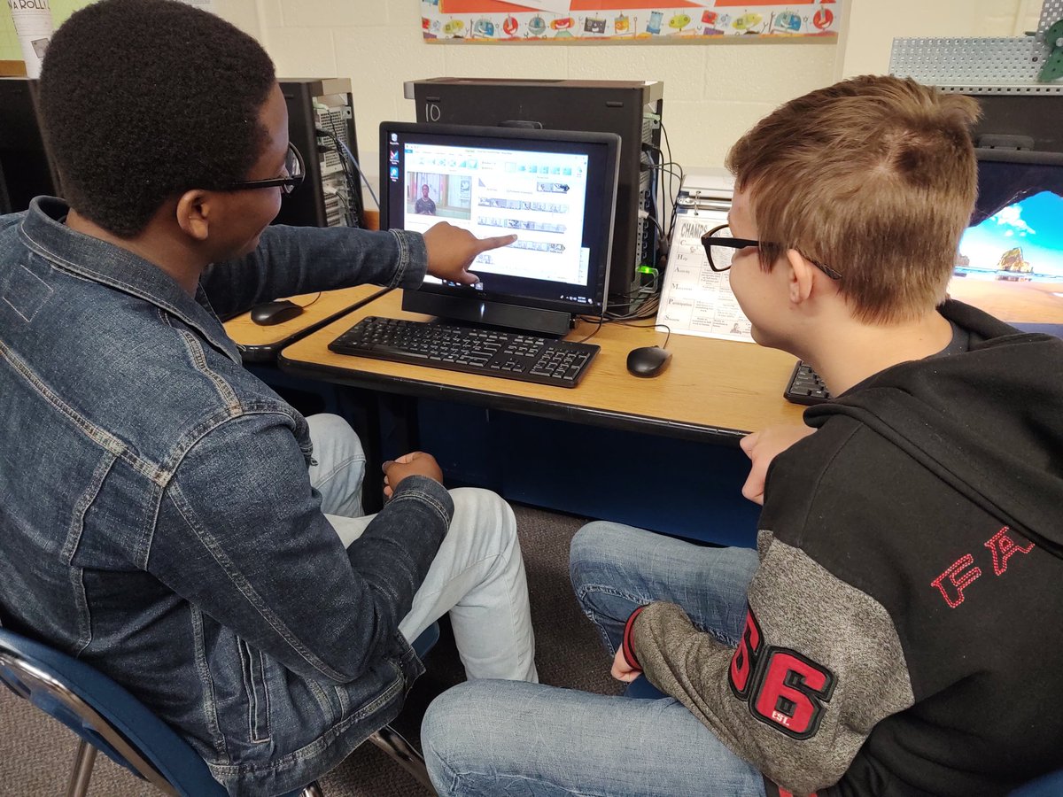 hadleypltw's tweet image. Hadley STL students are busy trying to finish their video production projects for competition! Script writing, camera skills, editing and exporting! @HadleyUSD259 #HadleyRocks