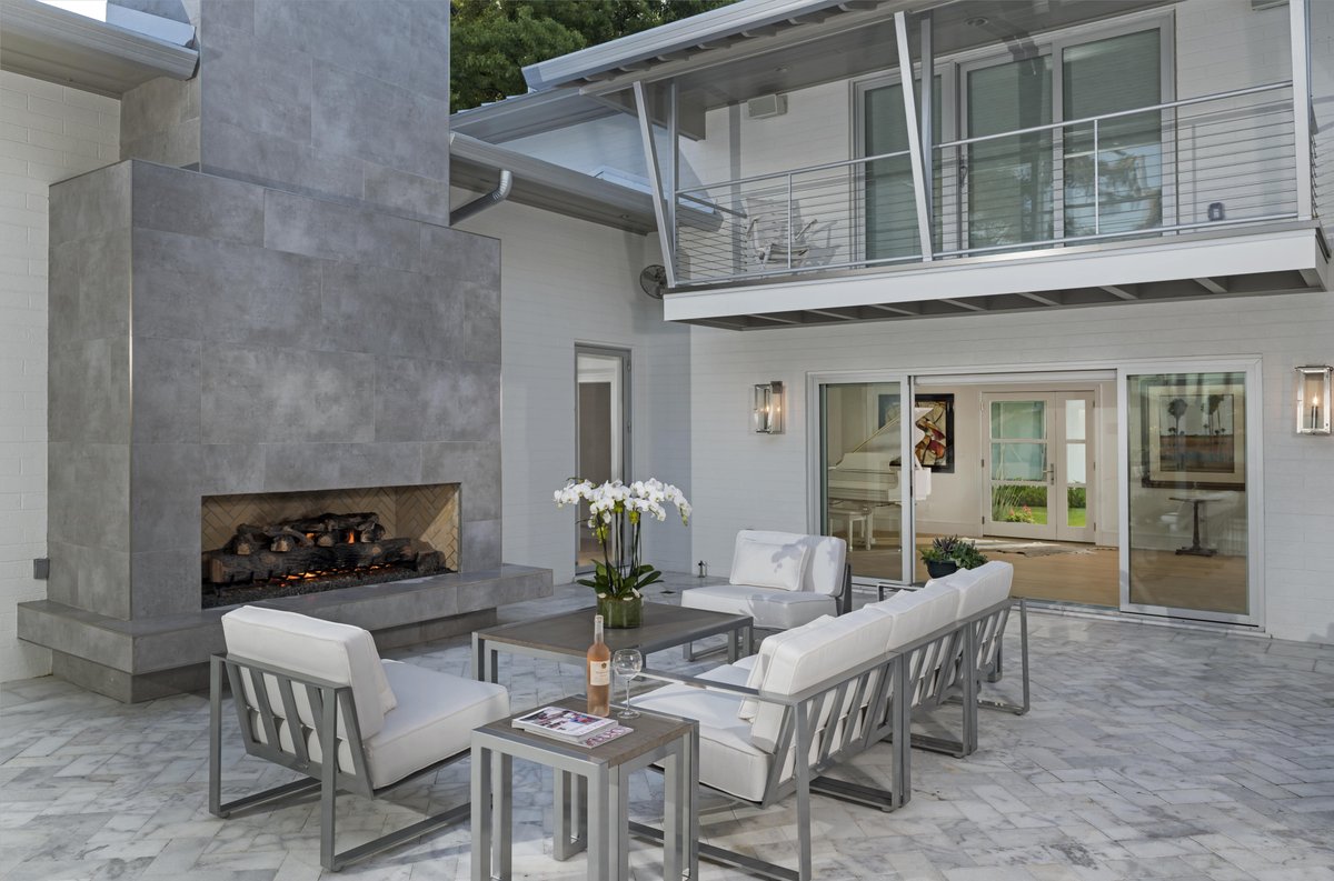 ClaytonBuilds's tweet photo. EARTH, WIND, &amp; FIRE!

A GREAT time of year to get outdoors and enjoy our beautiful Florida weather! Some relaxing spaces our homeowners enjoy.

#OutdoorLifestyle #CrispEvenings #FloridaLiving #CustomHomes https://t.co/4nkd6GmfAj
