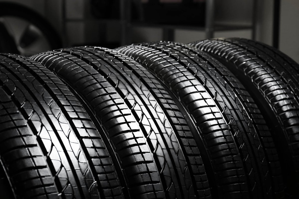 👀 In the market for new tires? The Drive covers the best all-season tires of 2019. 🚘 thedrive.com/reviews/31610/…