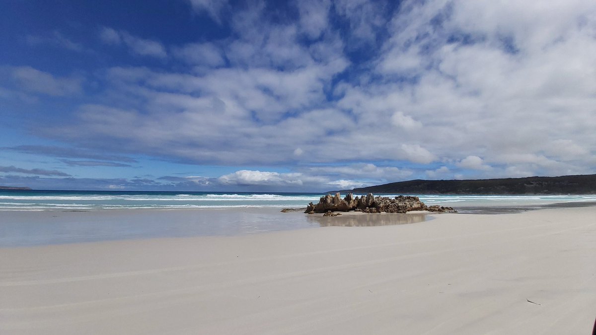 fiona_palmer's tweet photo. Soaking up as much of this place as we can before home to 45Β° heat. #bremerbay #bestbeaches #wabeach #whitesand @WATourism My next book is set here...how could I not! https://t.co/Uc3dL5TKpS