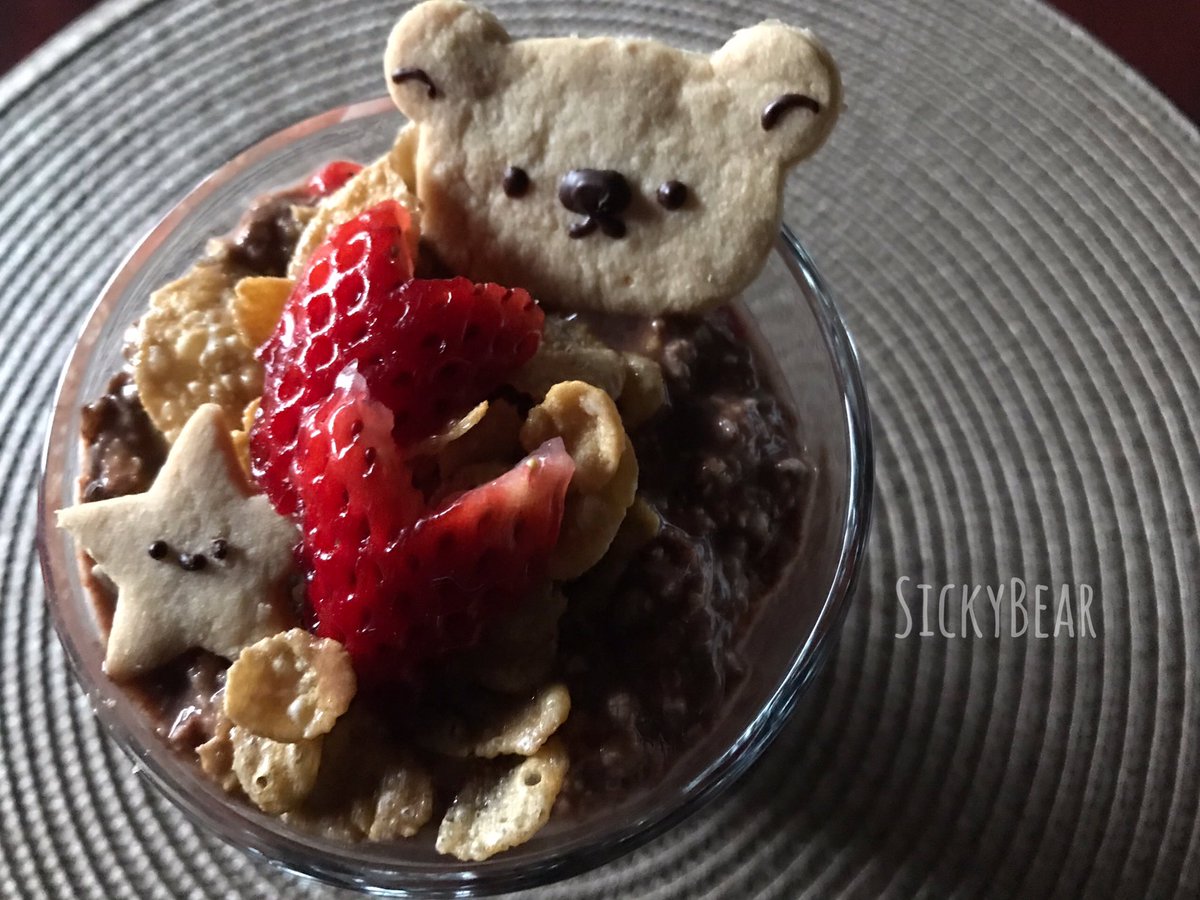 sickybear's tweet photo. สวัสดีคืนวันสุข✨
เช้านี้กินโอ๊ตมีลแช่โกโก้+นมอัลมอนด์ข้ามคืน+🍓
กลางวันกินต้มมักกะโรนีแบบไทย ๆ น้ำซุปมีรากผักชีกับกระเทียม พริกไทยเม็ด ซดร้อน ๆ สบายคอ อุ่นท้องดีค่ะ
ขอให้มีคืนวันสุข หายเหนื่อย นอนหลับสบายและฝันดีนะคะ
#sickybearff https://t.co/W1Xv064rT9
