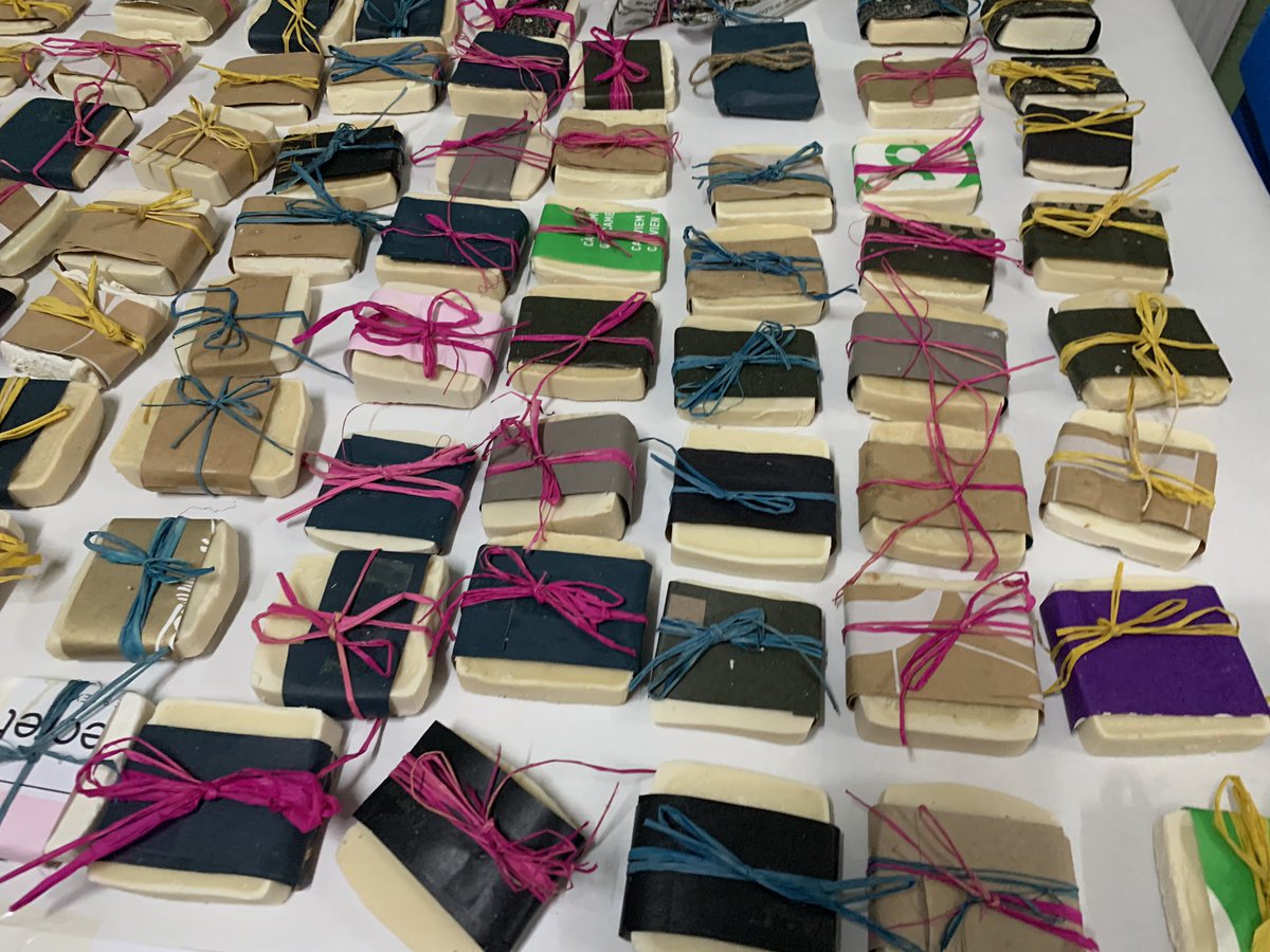 BioToñi tweet media