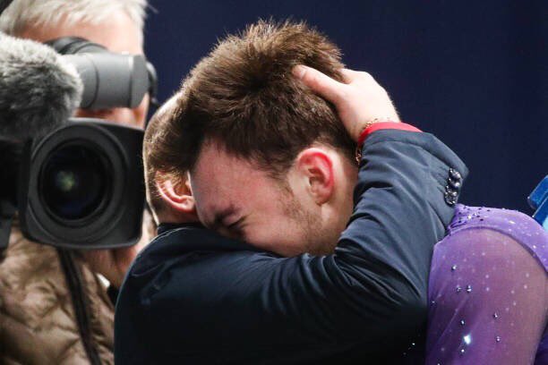 dimaalievfans's tweet photo. Beautiful moment😭❤️
#DmitriAliev #Дми́трийАлиев
#FS #EuroFigure https://t.co/PAc6rVu39K