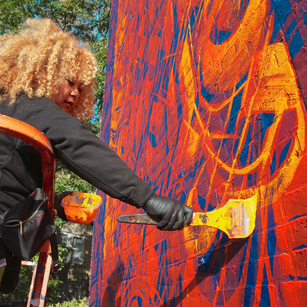 CentralSQBID's tweet photo. Today’s #NationalInspireYourHeartWithArtDay! Which #CSQinColor mural inspires you?
📸: @toddmazer
🎨: @imagine876 on Instagram https://t.co/yfTrBSjGKy