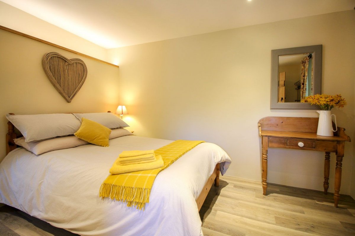 Cornwalls Cottages tweet media