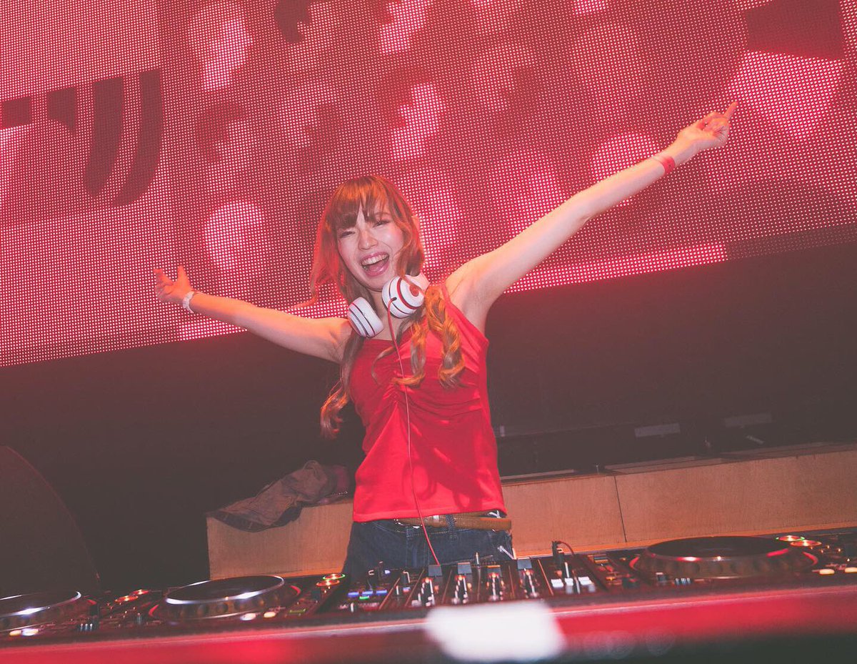 djsenna_senna's tweet photo. ‼️NEW‼️
3/21 DA TWEEKAS 来日🎶
HARDSTYLE で有名です❤️

私もBass &amp; Hard で
Main Floor ARENA へ出演！

めちゃごりでいくので
是非見にきてね💝

行く方は私まで☺️

#dj #EDM #hardstyle #harddance #新木場アゲハ #agehatokyo #新年会 #音楽 #club #クラブ #重低音 #datweekas #bassmusic #ハード https://t.co/EgSnxKSnW8