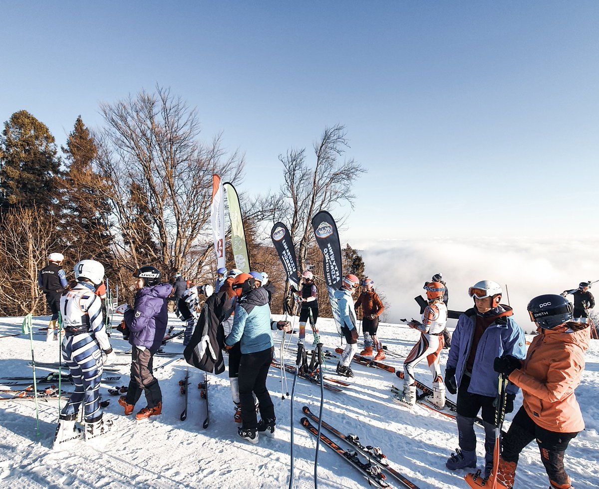 BeckArtur's tweet photo. Dzisiejszy dzień upływa pod znakiem zimowych aktywności z #Melvit w Krynicy Zdroju ❄️⛷️ 
Serdecznie pozdrawiamy z #WinterCup - jest moc! 💪
#CreativeHarder #CreativeMedia https://t.co/vf70VdmLzC