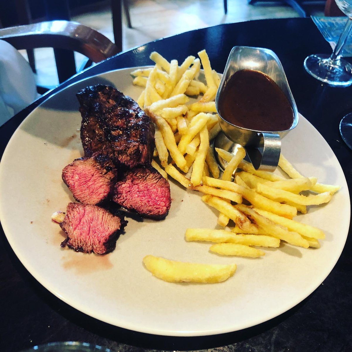 KFHPalace's tweet photo. There’s nothing better than a cold cocktail and a delicious meal to begin weekend! Established in 1978 Joanna’s has been at the heart (and stomach) of Crystal Palace for almost 42 years! 
#keepingitlocal #Crystalpalace #localhotspot #loveCP #London https://t.co/luPd7ytiYE