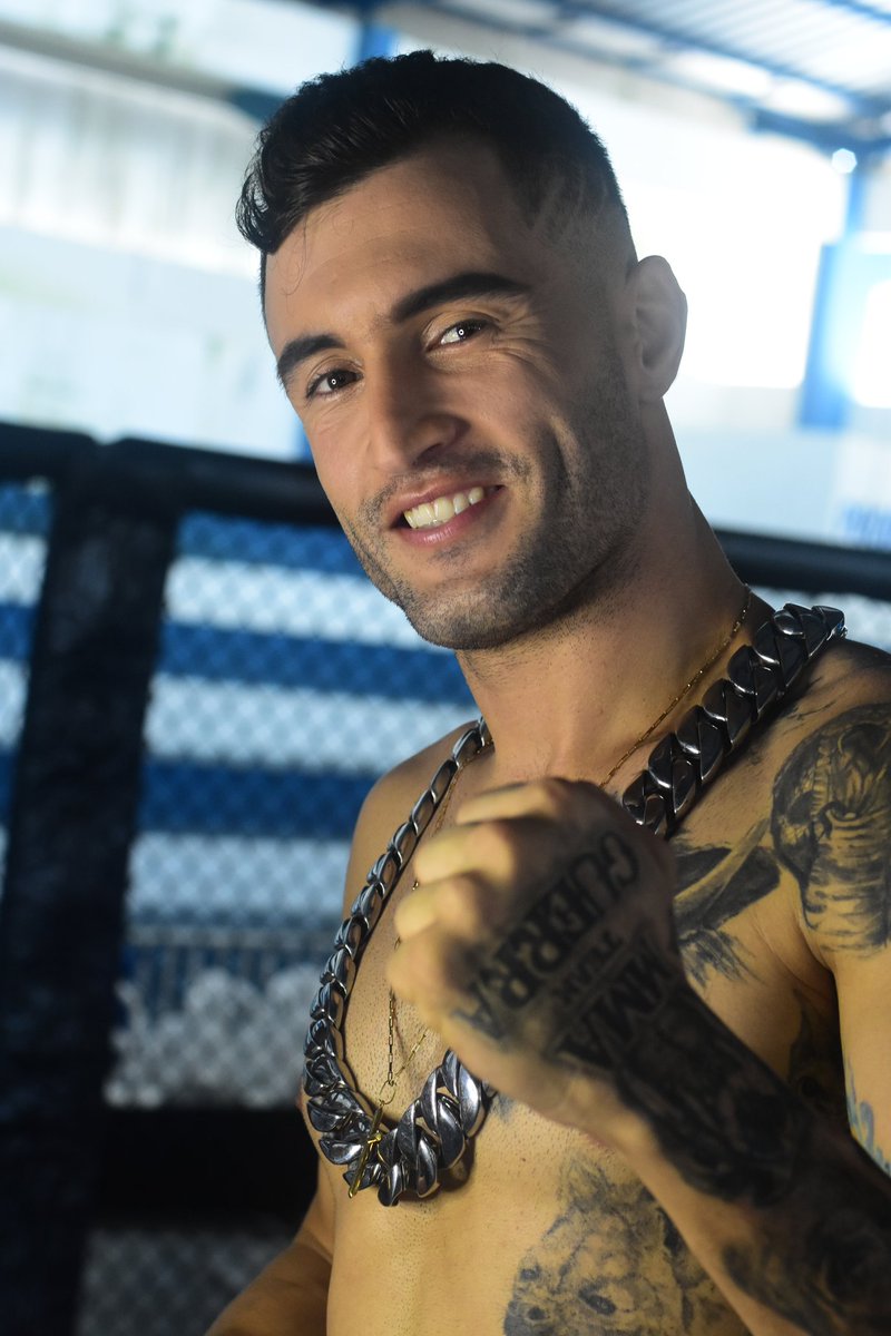allanguerragome's tweet photo. #vemtranquilo 😉😉 #bomdia🌞
#AllanGuerraGomes #mma #muMMrA .
#jiujitsu #box #karate #muaythai #kickboxe #capoeira #wrestling
#vitoria #training #strong #muscleup #gymmotivation #gymnasio #acad3mia #saude #atleta #competição #luta #fighterslife #jjlife #bjj #cintanegra #sorriso https://t.co/xkkqt7hQZU