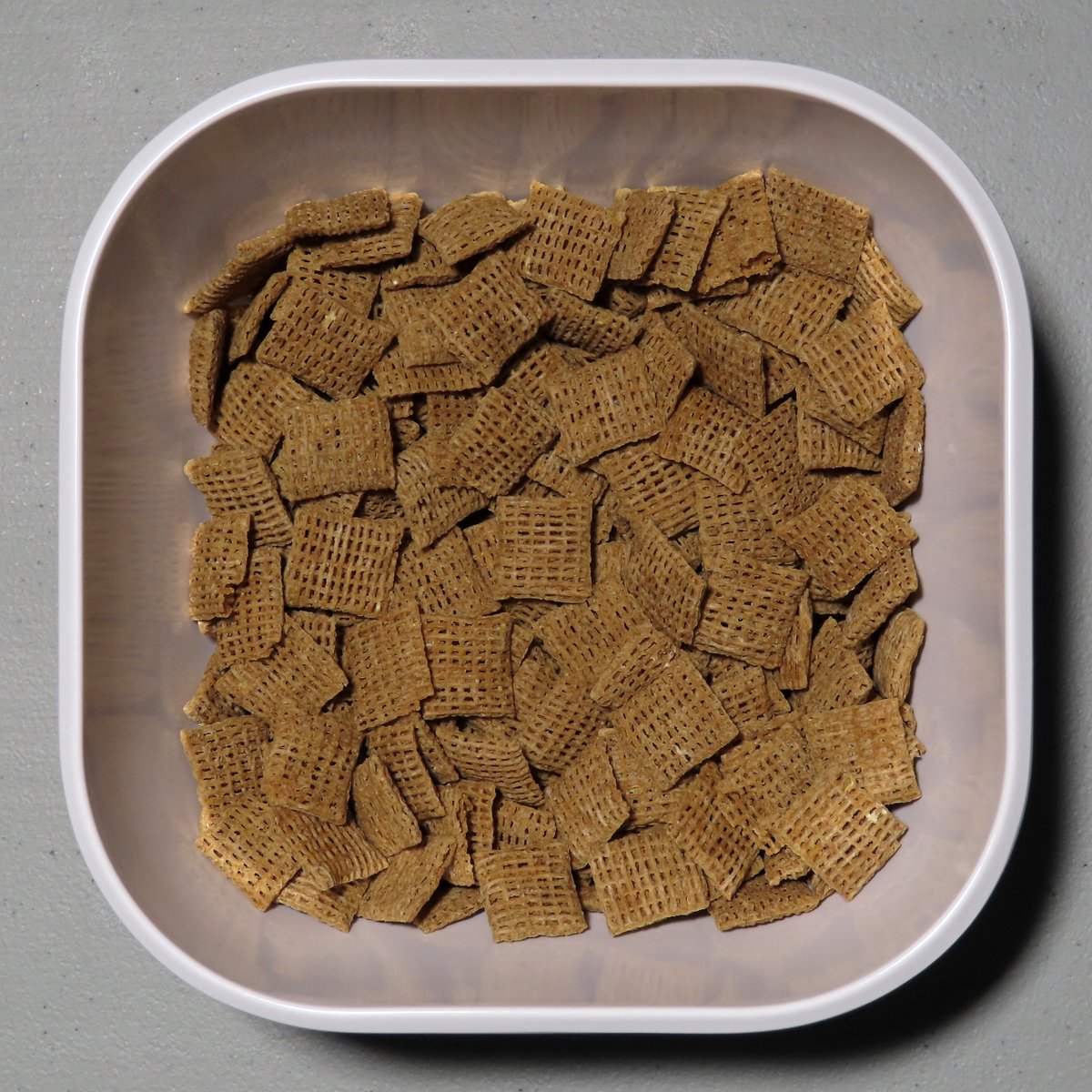 MrStevenRyals's tweet photo. Wheat Chex: the toasted wheat version of the Chex series, in the small box. Crunchy and dense, it's like uncooked pasta with bran flakes flavor. Have you tried this in Chex Mix? #food #GeneralMills #WheatChex #Chex #cereal #toasted #wholegrain #wheat #breakfast #BowlfulFriday https://t.co/SuGJYrU3w7