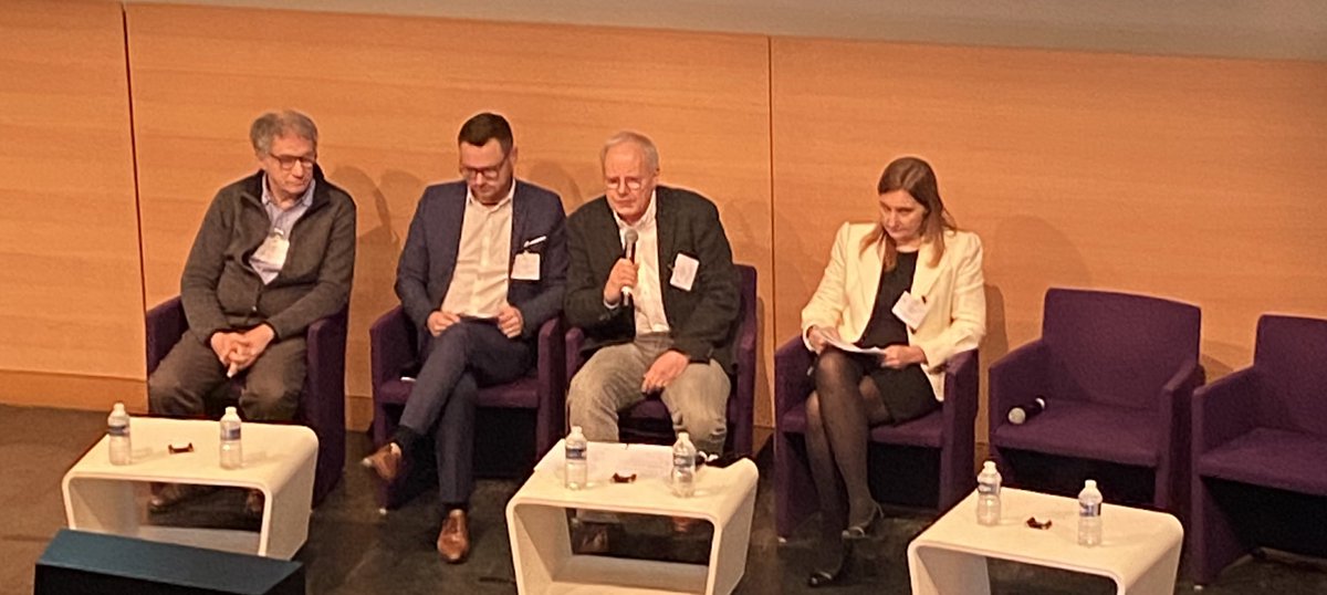 👉🏻 Associer les usagers à la conception de services numériques : sujet de cette troisième table ronde. 🎤 Témoignages de projets de co-construction de solutions numériques avec les usagers. #ProgrammeHopEn #MaSanté2022 (@MinSoliSante - <a href="/anap_sante/">ANAP</a>)