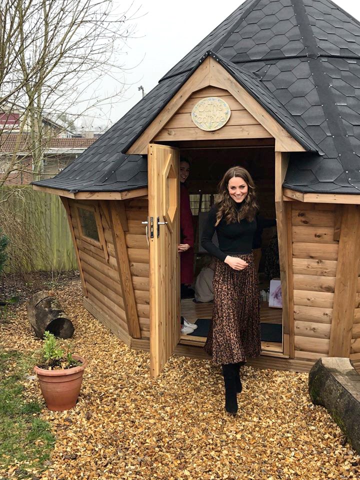 UKCampingCabins's tweet photo. The Duchess of Cambridge visiting children at a Cardiff play centre, where one of our cabins is used as a unique educational space! 🙌
#KateMiddleton #CampingCabins https://t.co/5nfa2kvRe9