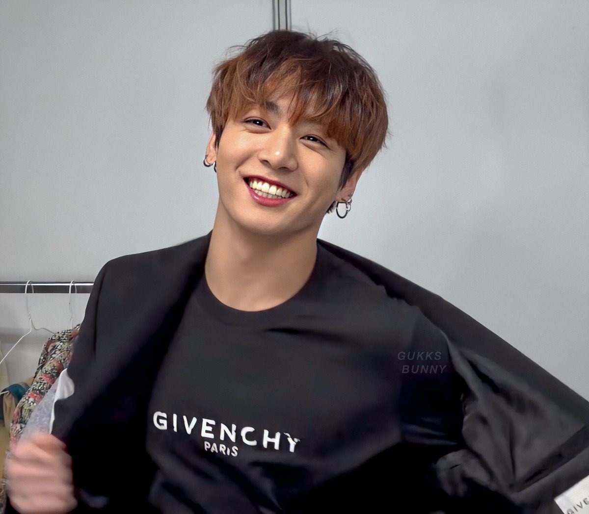 artesjjk's tweet photo. sim vadia é isso mesmo que você leu, eu sou muito boiolinha pelo sorriso do jk https://t.co/XkD8FGq0QH