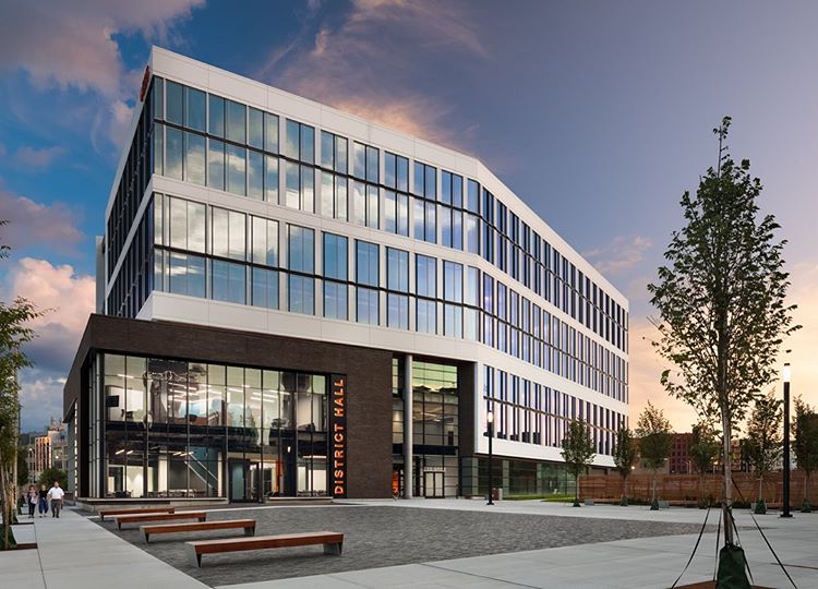 CommerceRI's tweet photo. Rhode Island is building the infrastructure and providing the resources to support a growing innovation ecosystem — the Wexford Innovation Center is a salient display of these efforts https://t.co/FjCTeQH1Ae #WorkRI #LiveRI @projo
📷: shawmut_builds on IG https://t.co/zDMCUO38oL