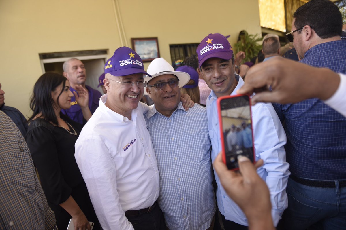 DominguezBrito's tweet photo. Desayunando junto a @Gonzalo2020RD y @EuclidesLaVega en la residencia de Joaquín Gómez, Candidato a la Alcaldía de Constanza por el @PLDenlinea. 

@Gonzalo2020RD @SEG2020RD
#LaVegaEsDeGonzalo #aTrabajar https://t.co/9RMS6hwgqd