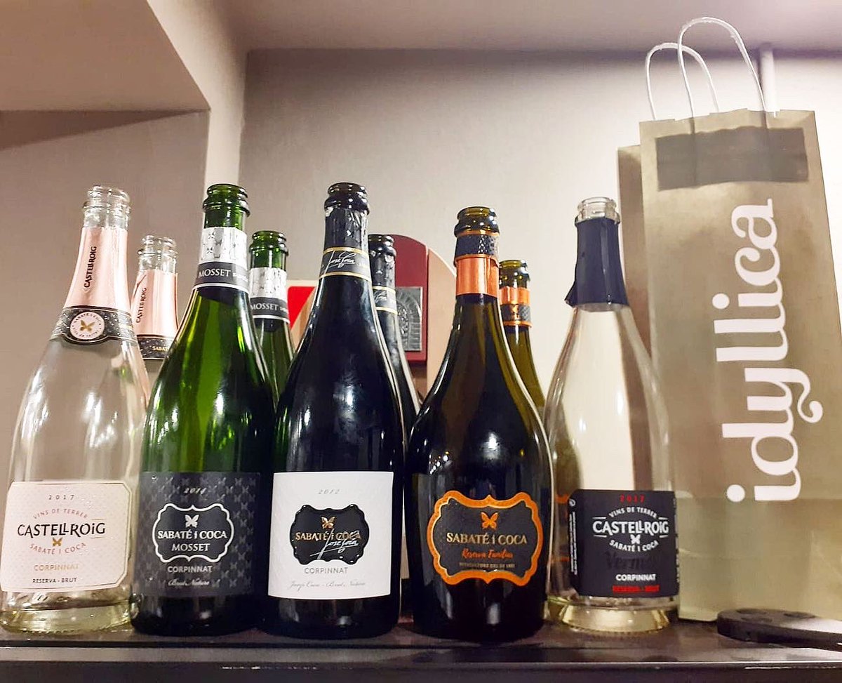 Moltes gràcies 😉 als amics <a href="/idyllica/">idyllica</a> i a <a href="/sabateicoca/">sabateicoca</a>, Marcel Sabaté i Amador Marín, per una tast 💯 dels seus vins escumosos <a href="/corpinnatSW/">Corpinnat</a> 
.
Vam gaudir d’una gran nit amb vosaltres #vincelonandfriends 🥂!
