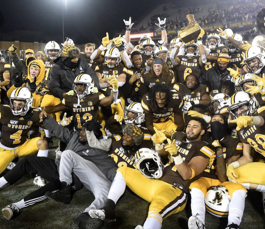 HRHSFootball's tweet photo. #HRFB wants to thank Coach Claborn from Wyoming for visiting the #Falcons #highlandsranch #cresthill https://t.co/iNe4bH8txy