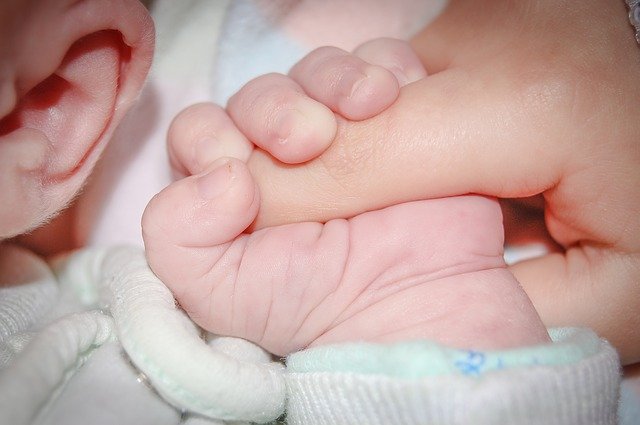 PIandMedNeg's tweet photo. Following tragic baby deaths at East Kent NHS Foundation Trust, including Queen Elizabeth Queen Mother Hospital, @Anitajewitt, one of our legal experts, comments on #maternity services at the Trust. Anita says it's vital lessons are learned. https://t.co/m533ZtBS37 #Kent https://t.co/NCbGWoi9ik