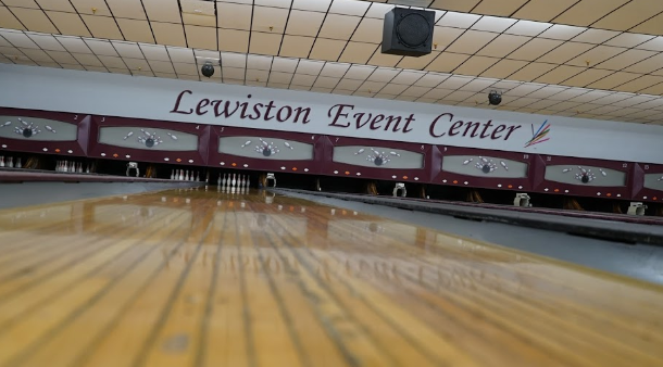 LewistonEvntCtr's tweet photo. It's Friday!!! Let's keep the fun rolling into the weekend! We open at 11 am! Only the happiest of hours here at the LEC!!#friyay #instagood #happy #bowl #fun #friends #keeponbowling #instabowling https://t.co/8n7VWCWDEk