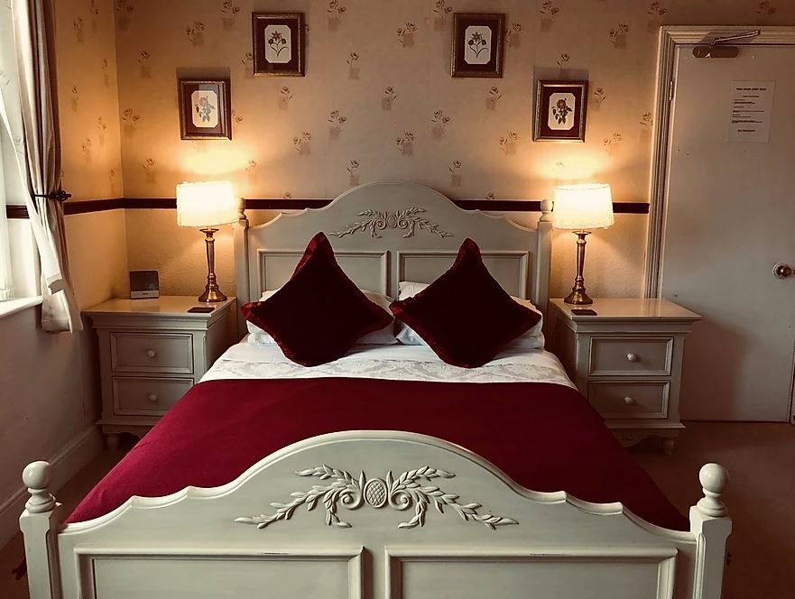 TheBBDirectory's tweet photo. Brook House Bed &amp; Breakfast boasts large, tastefully decorated guest rooms. There are five in total, three of them are en suite &amp; all will provide you with a relaxing place to stay.
https://t.co/Iq32c8WXUU
#BedandBreakfast #EnSuiteRoom #Accommodation #Worcestershire #TheCotswolds https://t.co/oPkXO3BvsH
