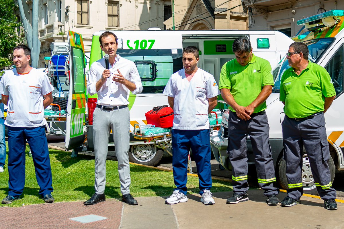 petreccapablo's tweet photo. Desde hoy, la ciudad cuenta con el servicio del SAME para la atención de emergencias en la vía pública. 
Además, desde marzo el servicio cubrirá a todas las escuelas públicas del Partido, dando respuesta a una antigua demanda de la comunidad educativa. https://t.co/a1D2WrXmZM