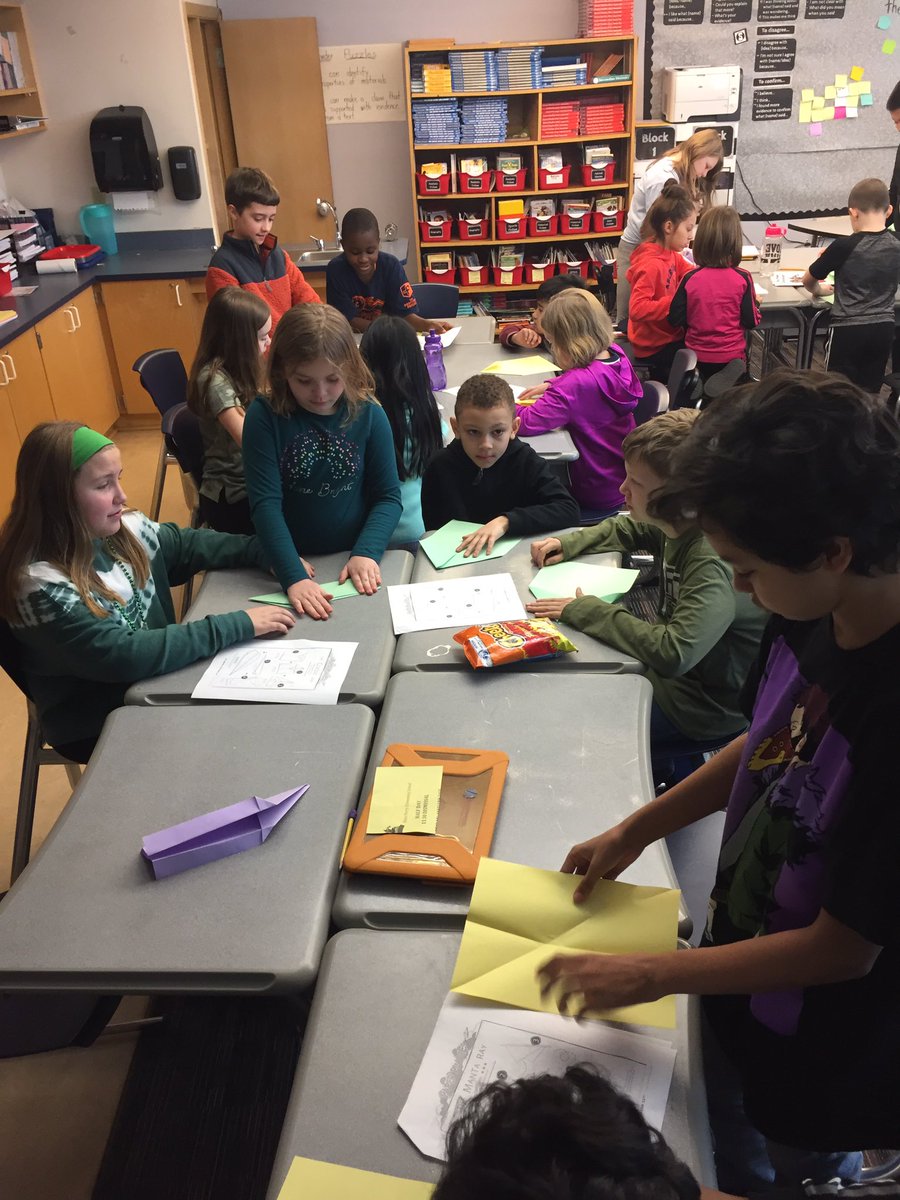 hunter2ndnpe's tweet image. Building paper airplanes with our buddies.