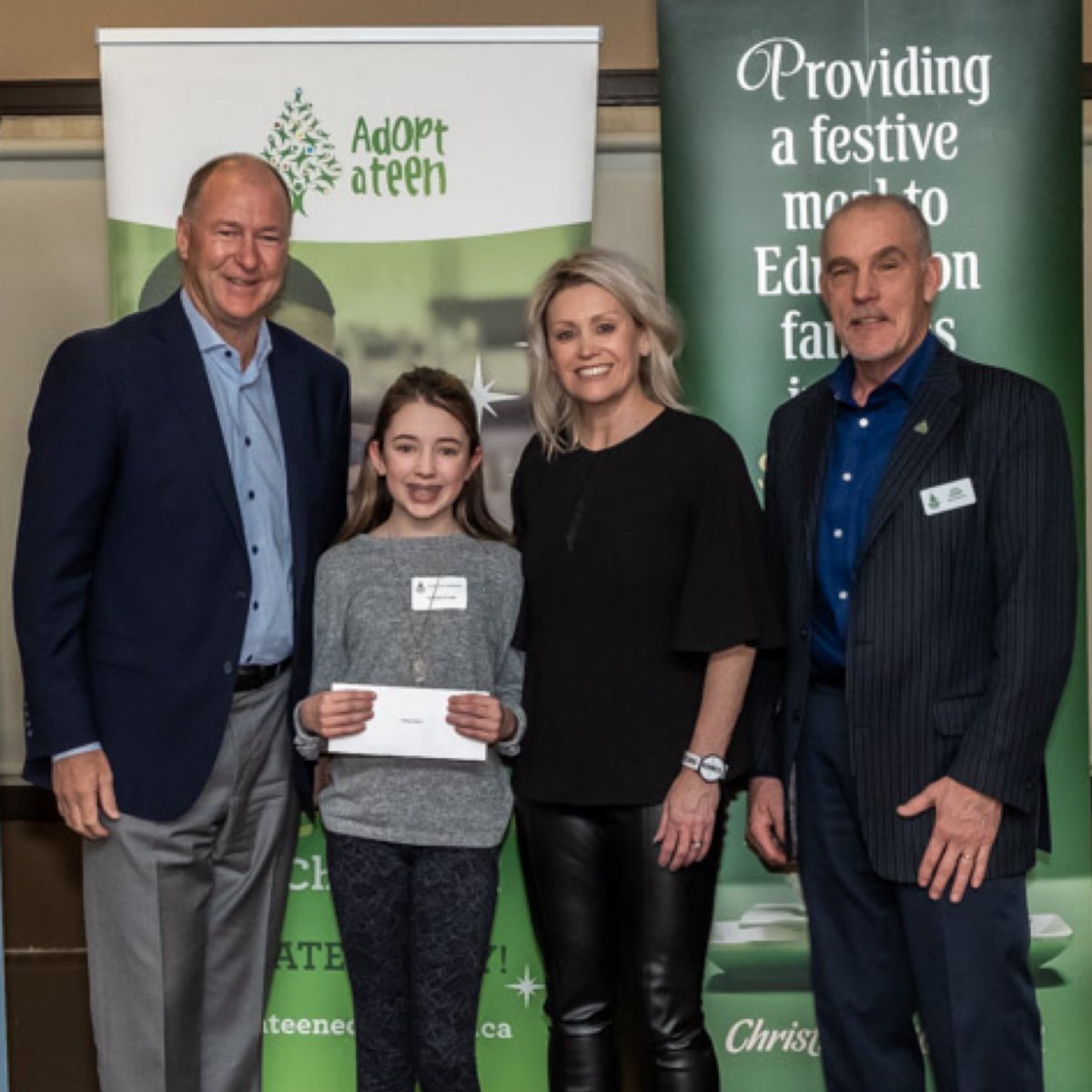 take_roots's tweet photo. There were smiles, laughter &amp; tears with so many incredible @ChristmasBureau volunteers in☝🏻 room. Client stories of gratitude for the ❤️&amp; support they were shown over the campaign. 

Recognized long term, outstanding service &amp; our first youth ambassadors. 
📸 @BossDigitalYEG https://t.co/WN39fy0Grr