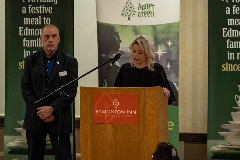 take_roots's tweet photo. There were smiles, laughter &amp; tears with so many incredible @ChristmasBureau volunteers in☝🏻 room. Client stories of gratitude for the ❤️&amp; support they were shown over the campaign. 

Recognized long term, outstanding service &amp; our first youth ambassadors. 
📸 @BossDigitalYEG https://t.co/WN39fy0Grr