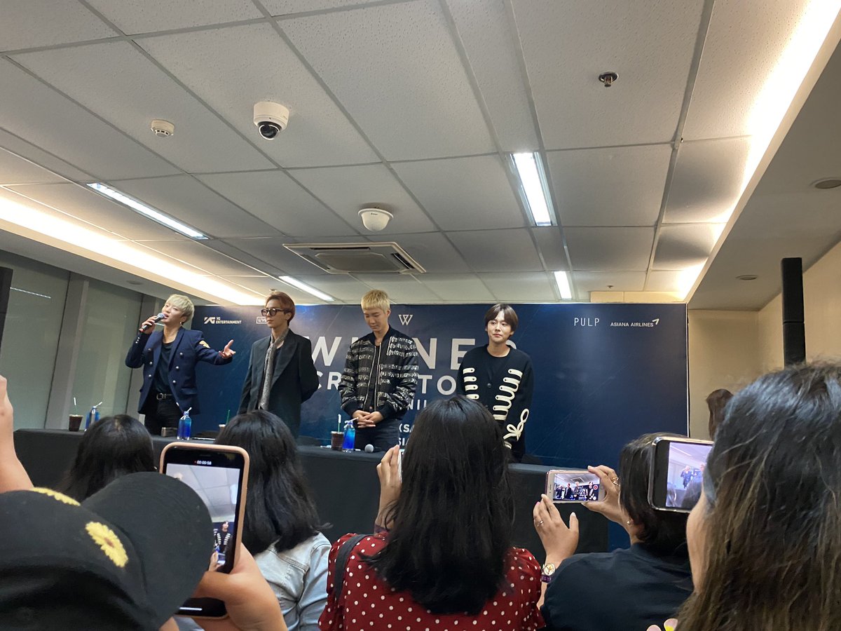 mrlle_'s tweet photo. I just canβt moved on. I was speechless the entire fansign. I just greeted Yoon and Hoon a belated HBD. End. Wasnt able to talk to Mino and Jinu cuz I was starstruck. Deym. Theyβre sooo close! ππππ
#WinnerCrossTourinManila
#WinnerFansigninManila
#Winner3rdMiniAlbumFansign https://t.co/BGvCGlZVJB