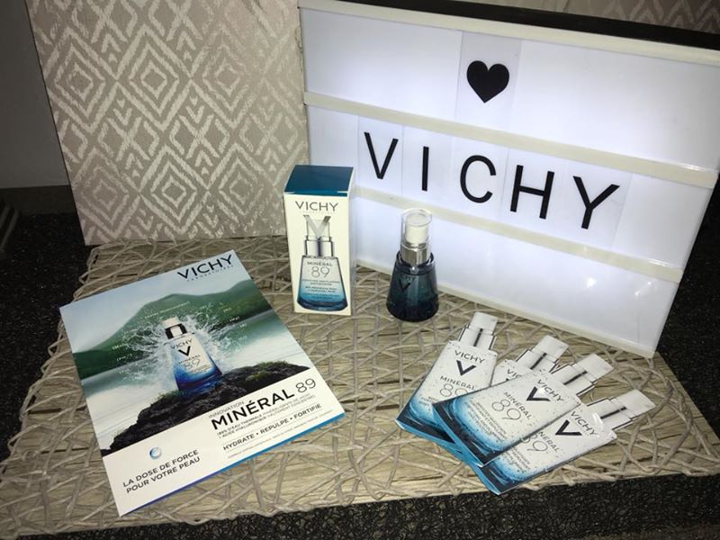 NafreyVanadis's tweet photo. #Minérale89 #FanVichy #Ambassadrice #Hydrate #Repulpe #Fortifie #acideHyaluronique #Eauthermale #Vichy #Peau #Love #booster #sanssilicone #BAL #colis #sanscolorant #sansparfum #lovem89 @VichyFr https://t.co/r1hAqESZzm